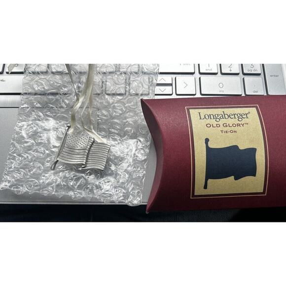 LONGABERGER 2001 OLD GLORY metal Flag PIN / tie-on - New in box - Picture 1 of 2